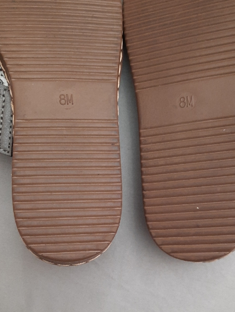 Palms Gray's Laser-Cut Thong Sandals for Women in Size 8M - Picture 10 of 10